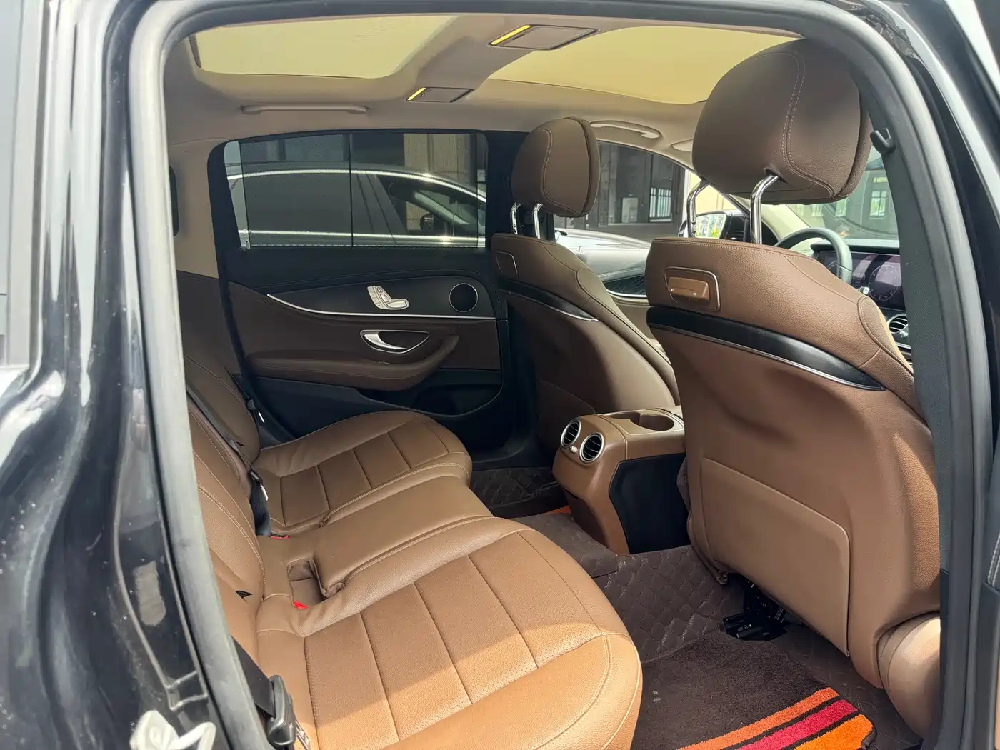 Mercedes-Benz E-Class 2019 E 300 L Luxury фото 9
