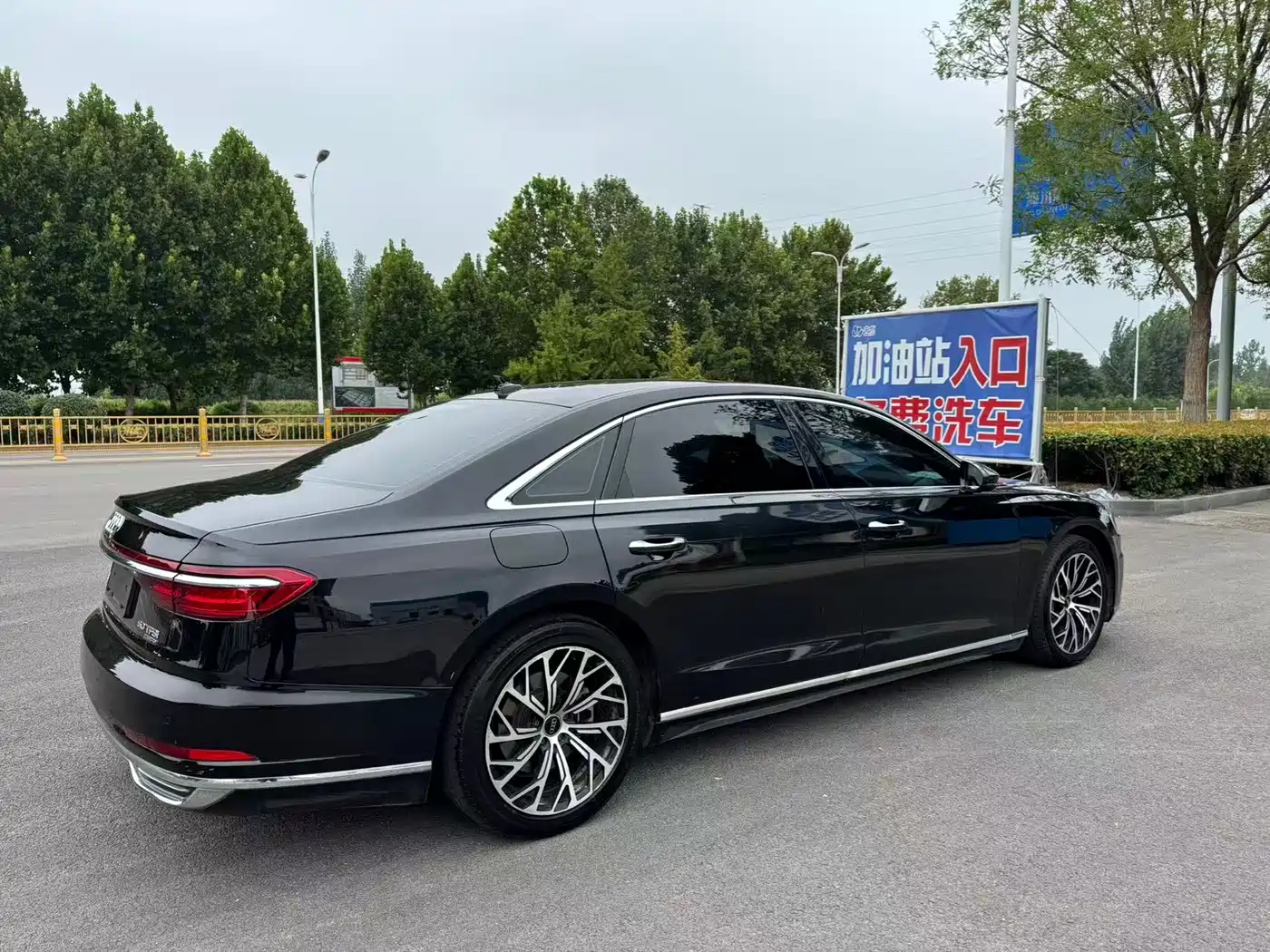 Фото 6 - Audi A8
