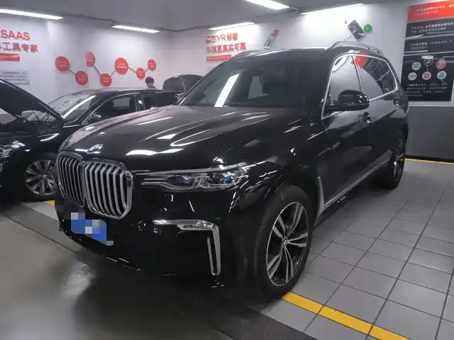 BMW X7 2021