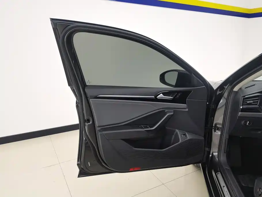 Volkswagen Sagitar, миниатюра 7