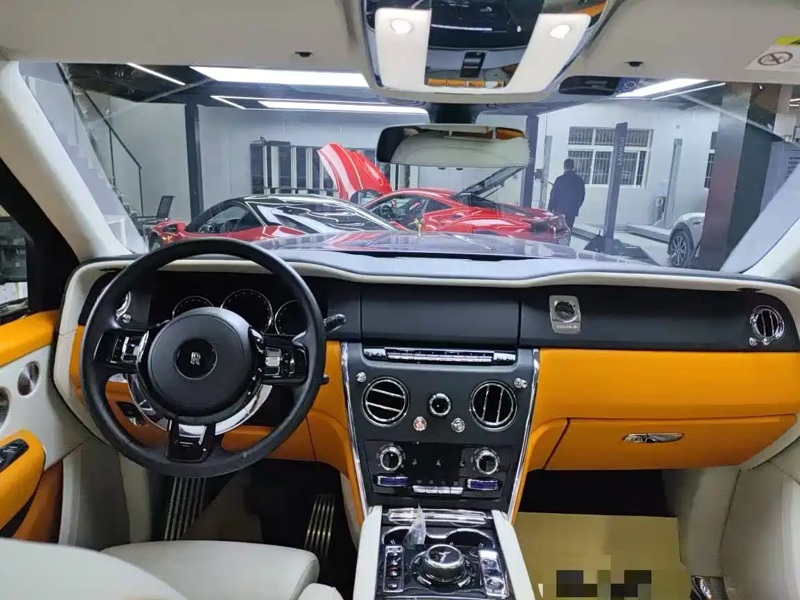 ROLLS-ROYCE CULLINAN