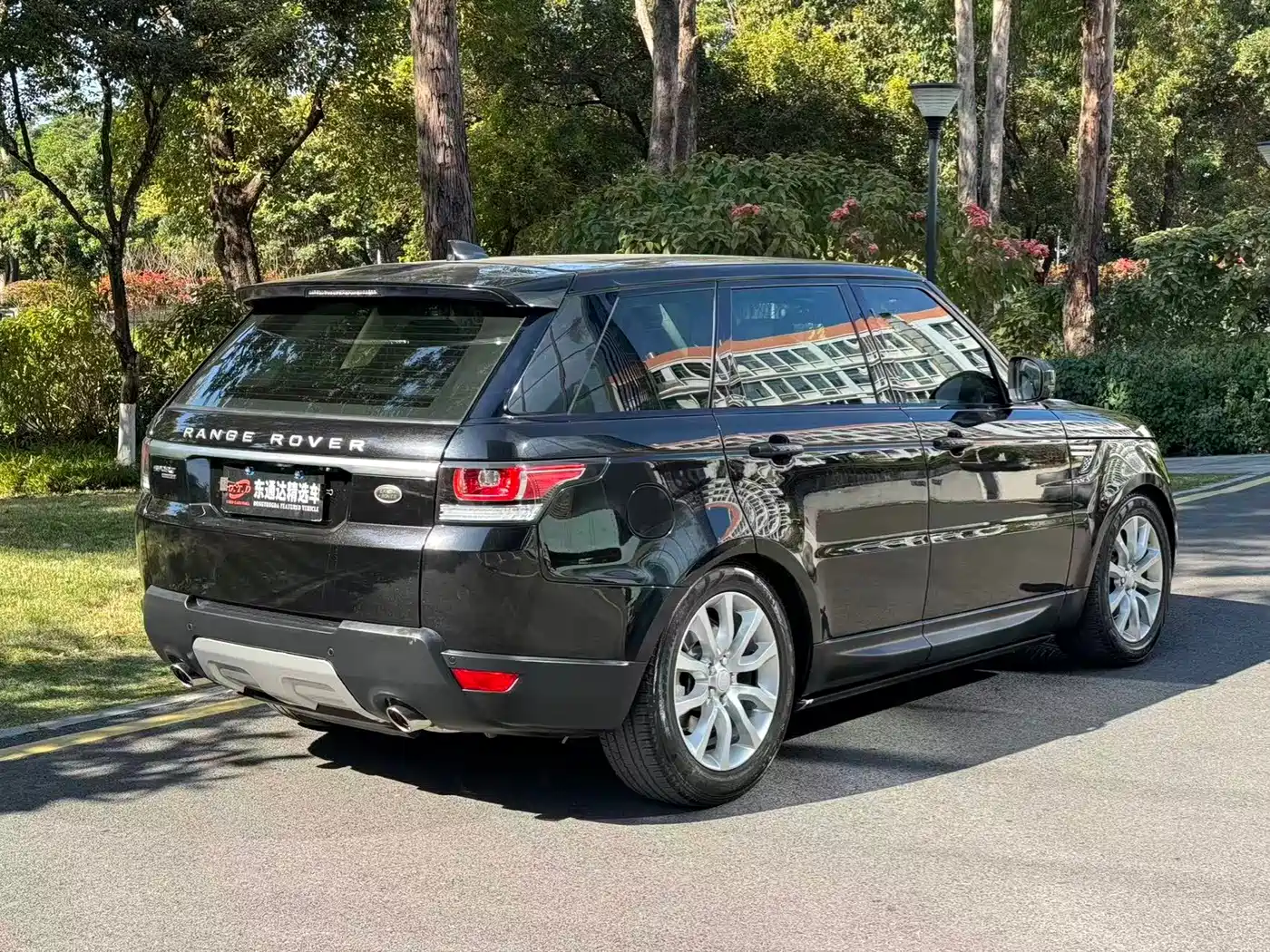 Land Rover Range Rover Sport 2017 3.0 SC V6 SE фото 16