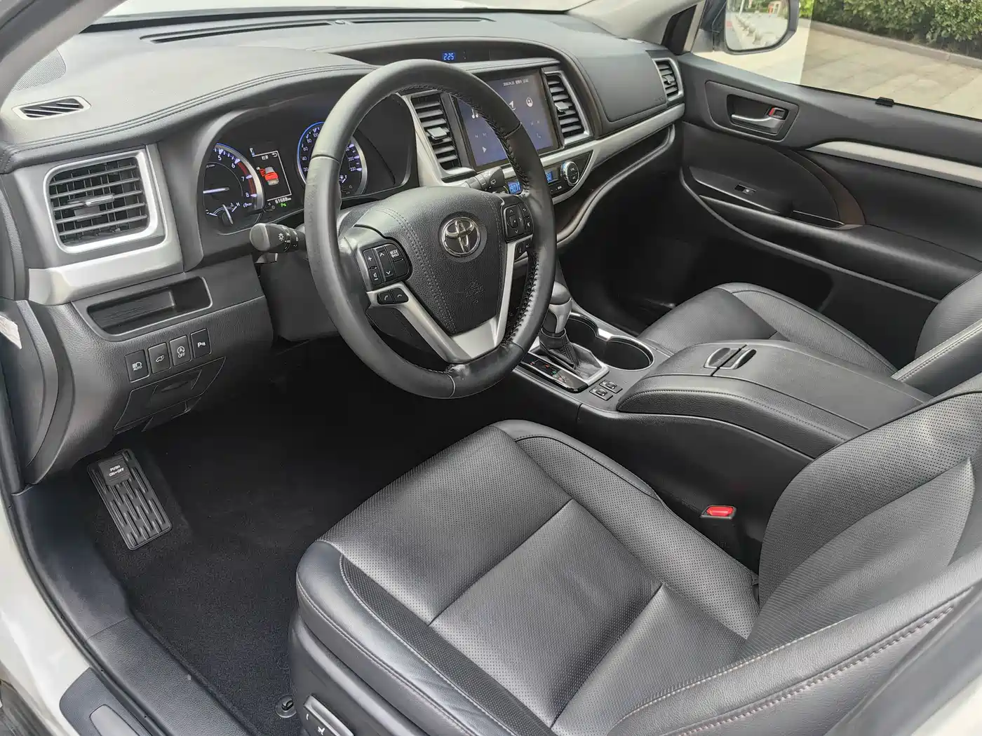 Toyota Highlander 2018 2.0T 4WD Premium 7-seater China VI фото 20