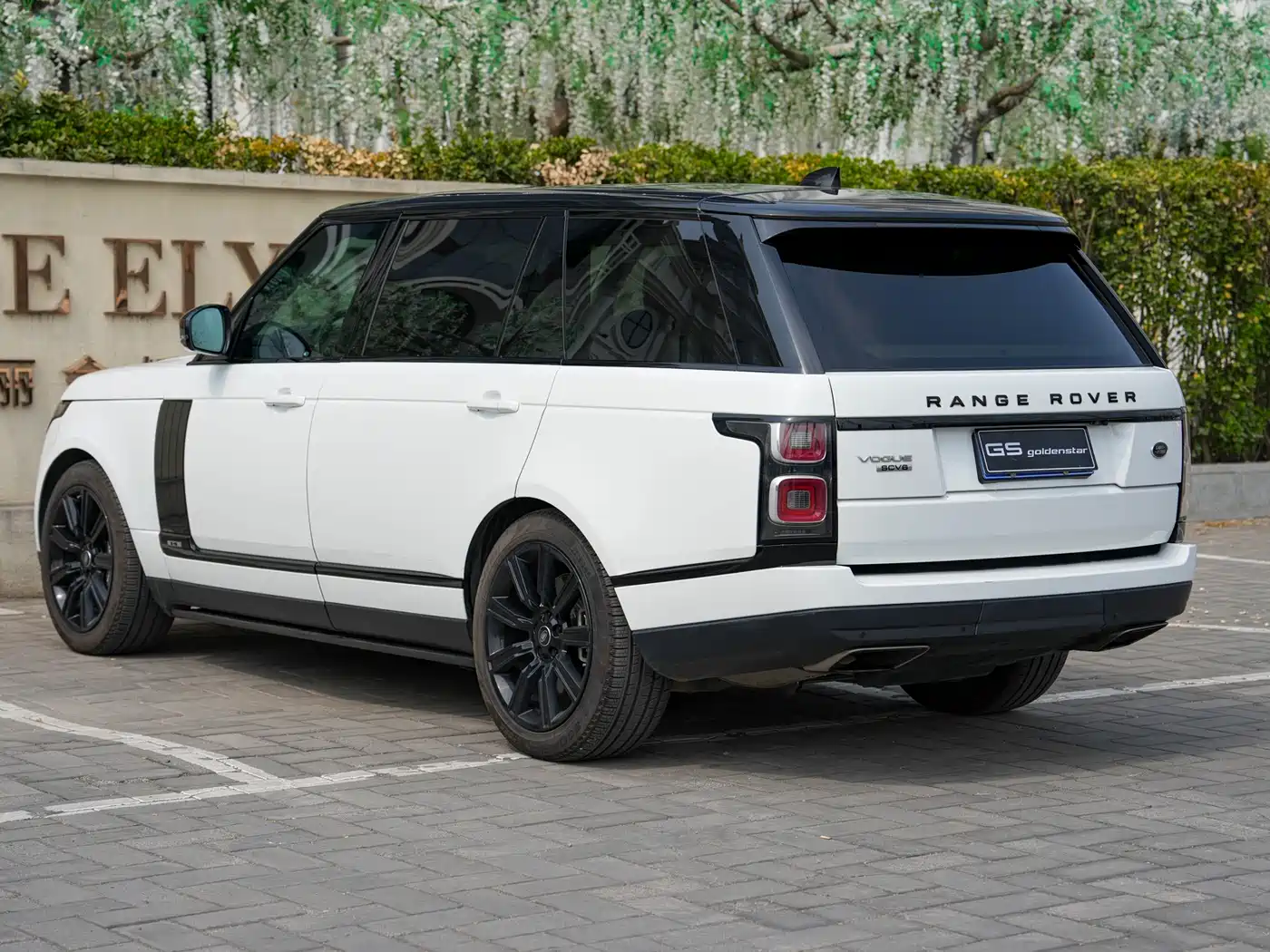 Land Rover Range Rover 2018 3.0 SC V6 Vogue SE Genesis Extended Edition фото 3