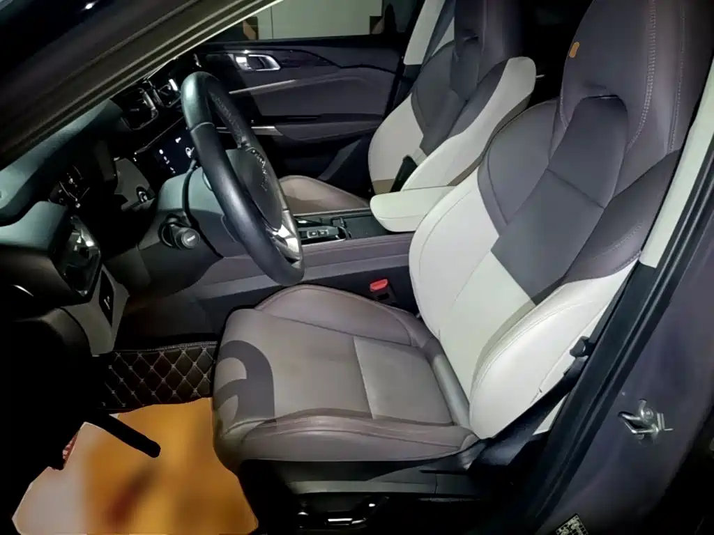 Фото 15 - Lynk & Co 02