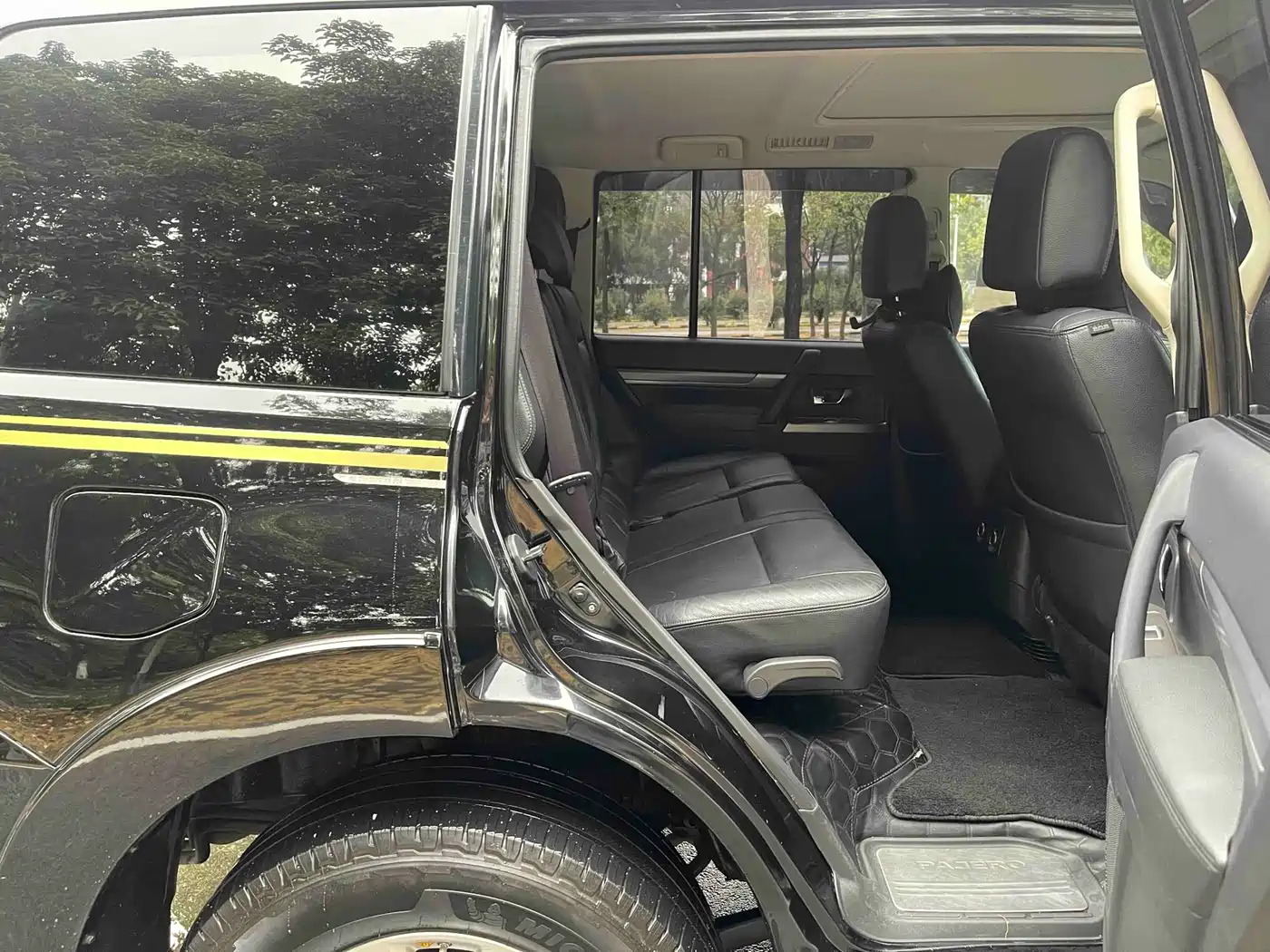 Mitsubishi Pajero (Import) 2015 3.0L Automatic Elite Premium Edition China IV фото 10