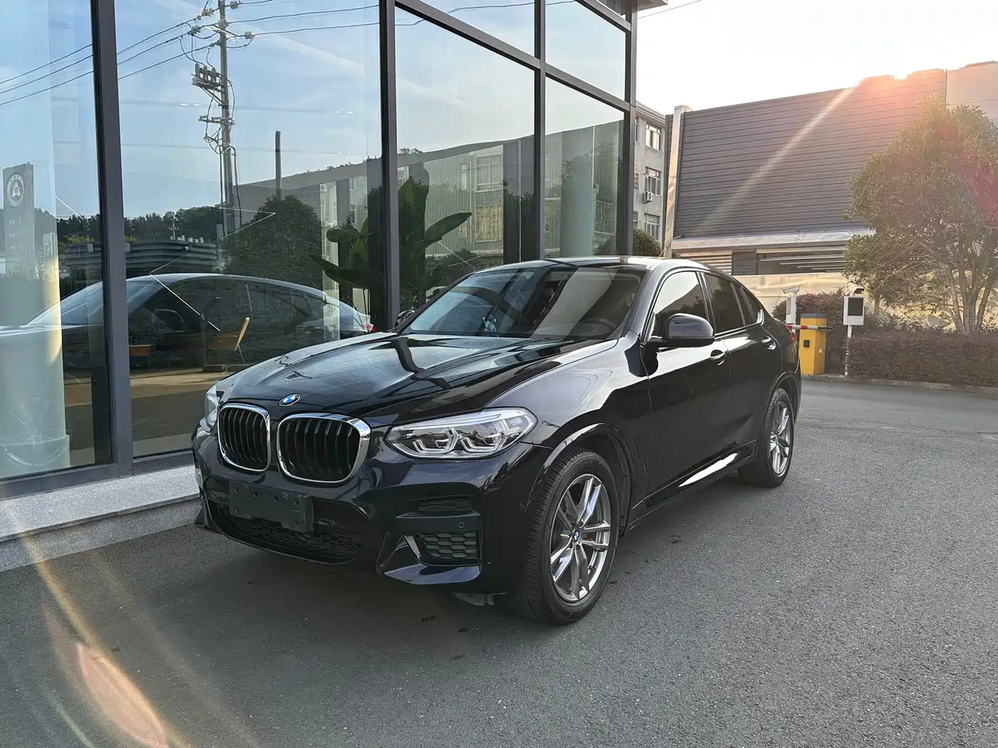 Photo 1 - BMW X4