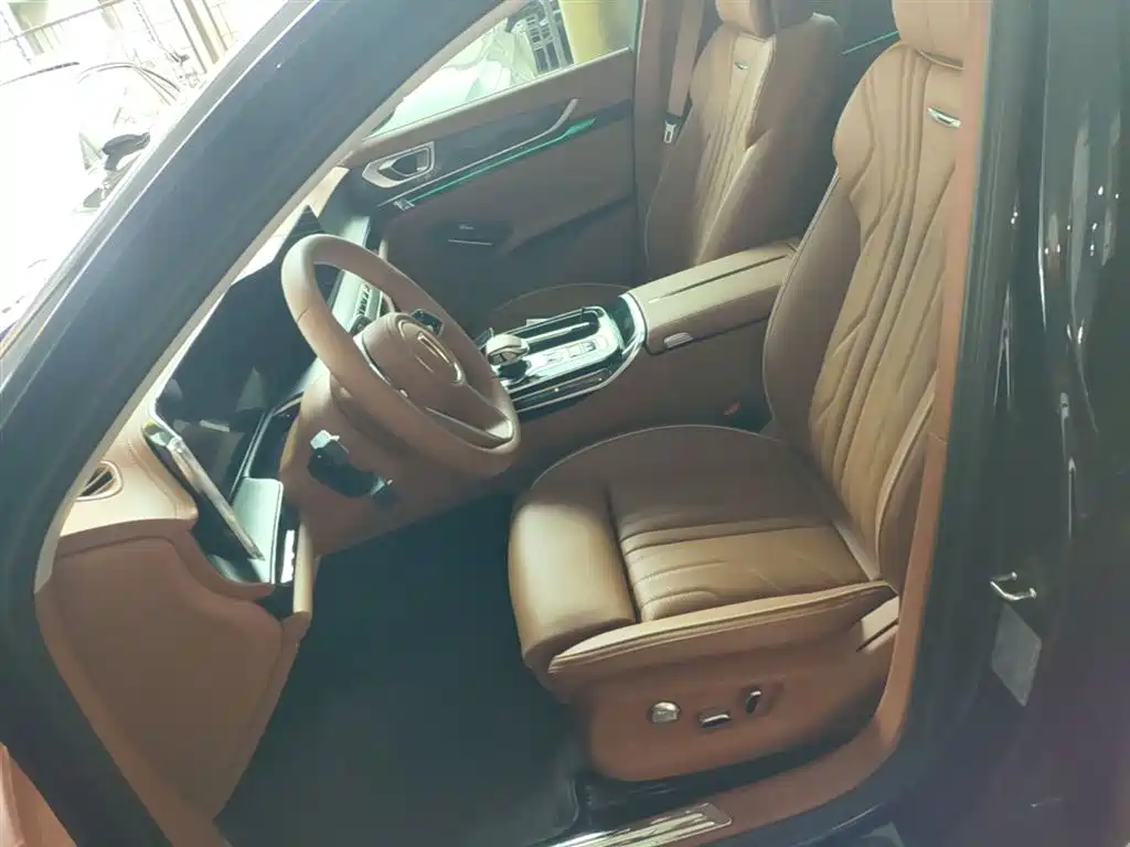 Hongqi H9 2025 Facelift 2.0T 2WD Flagship Luxury Business Edition 5-seater фото 15