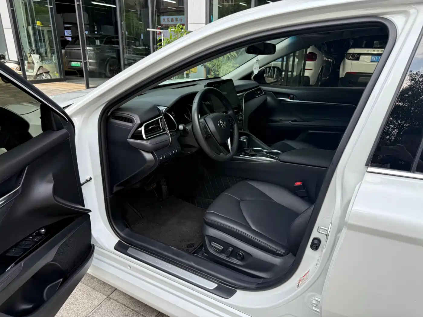 Toyota Camry 2021 2.0G Luxury Edition фото 8