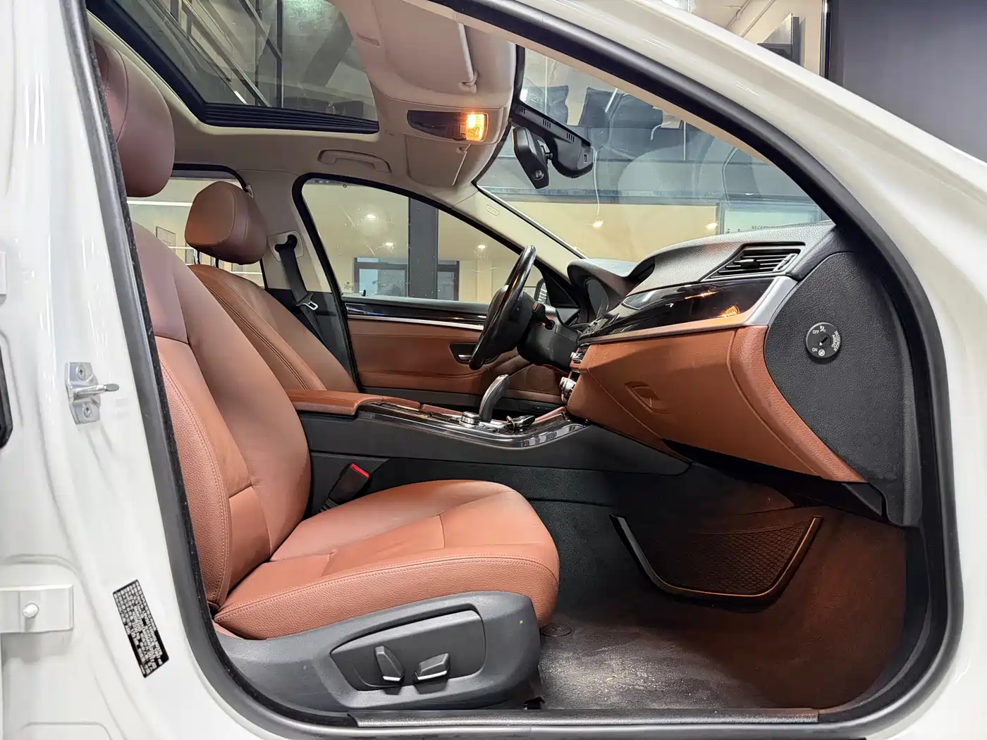 BMW 5 Series 2017 520Li Classic Edition фото 9