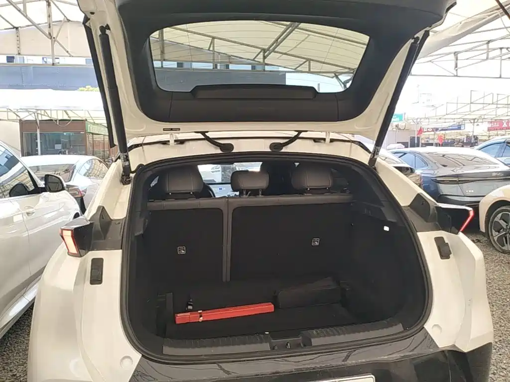 Photo 19 - Lynk & Co Z20