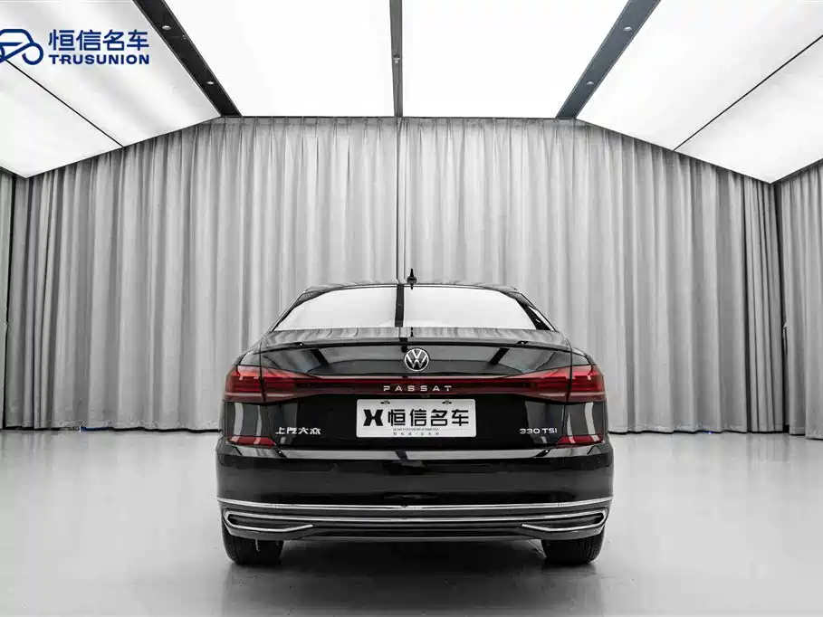 Volkswagen Passat 2022 330TSI Luxury Edition фото 6