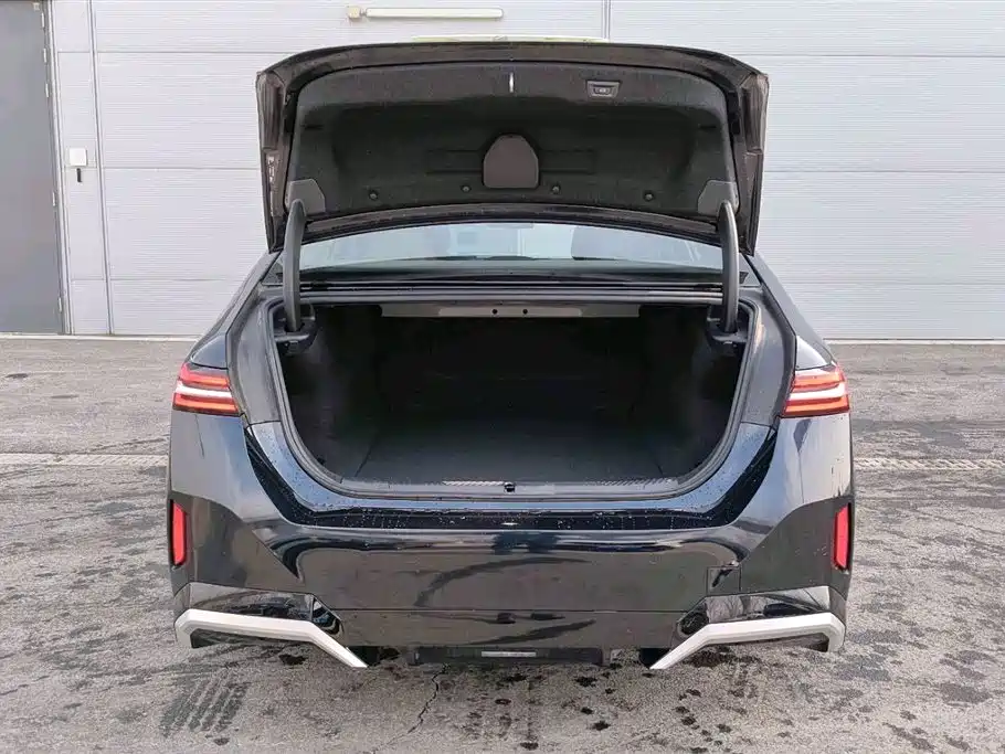 BMW i5 2024 eDrive 35L M Sport Package фото 10