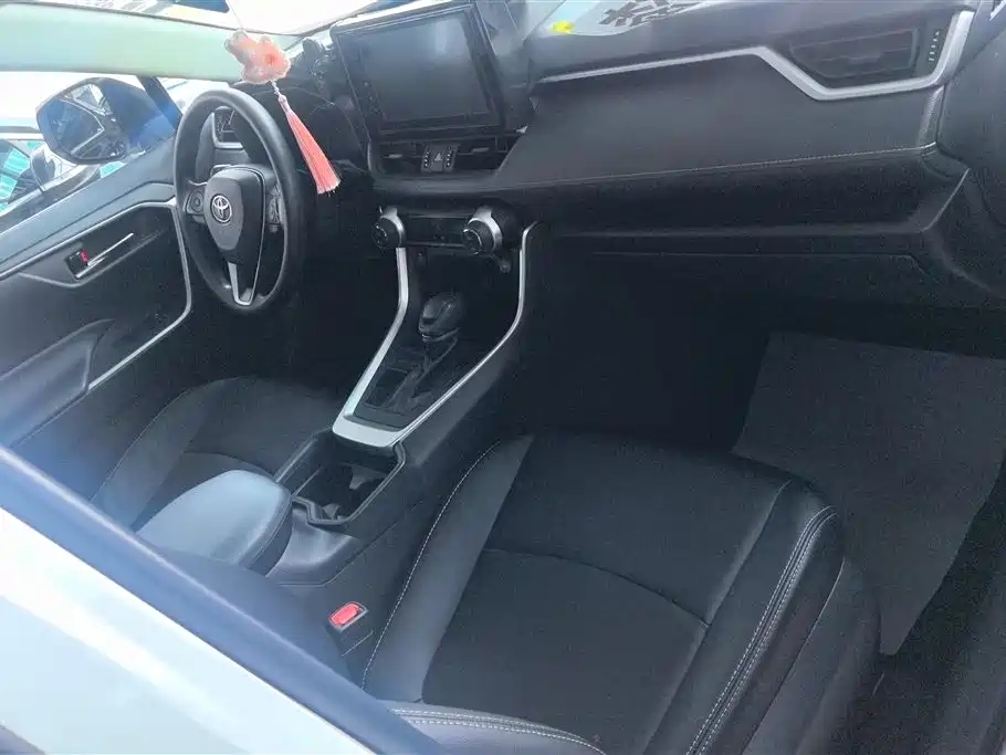 Toyota RAV4 Rongfang 2020 2.0L CVT 2WD Trend Edition фото 8