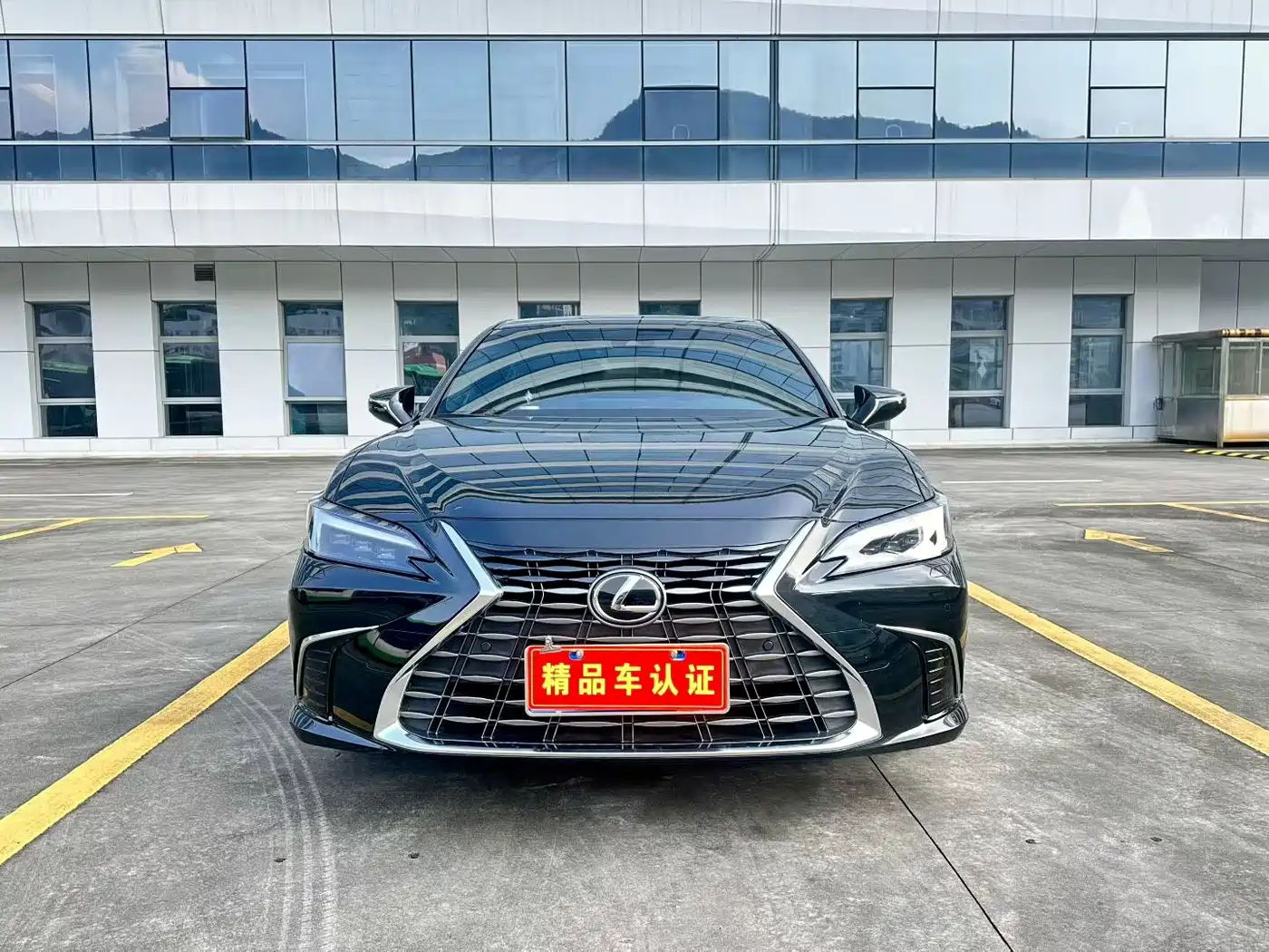 Lexus ES 2025 2025 200 Ultimate Edition