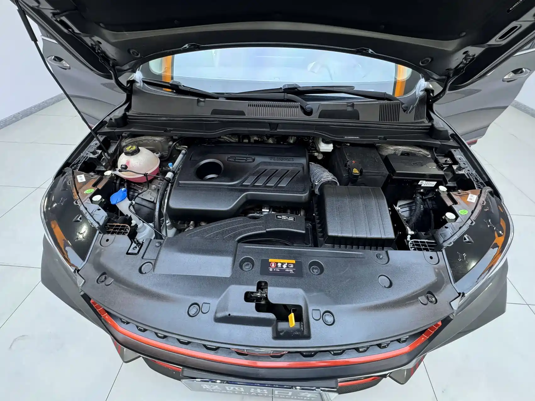 Фото 8 - Geely Coolray