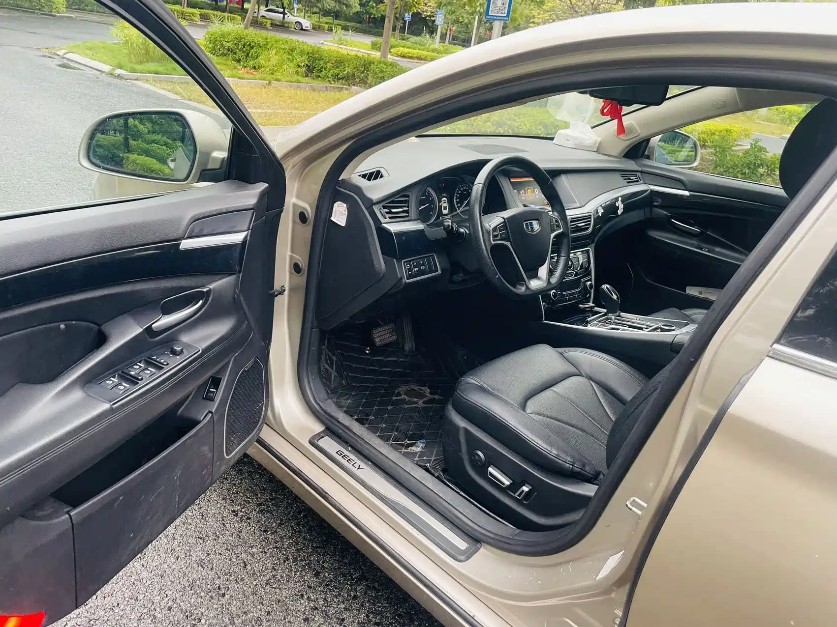 Фото 4 - Geely Borui