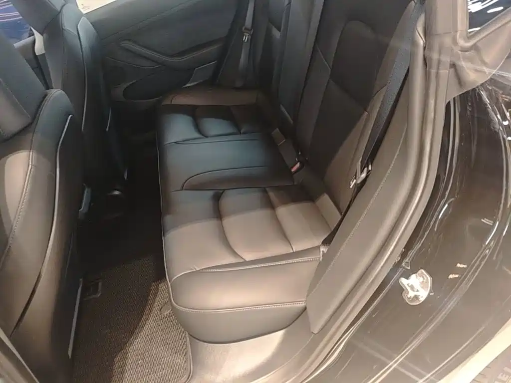 Фото 17 - Tesla Model 3