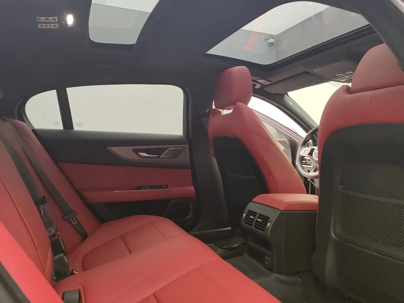 Jaguar XEL 2024 2024 Model 2.0T 250PS R-DYNAMIC S Gloss Black Sport Edition