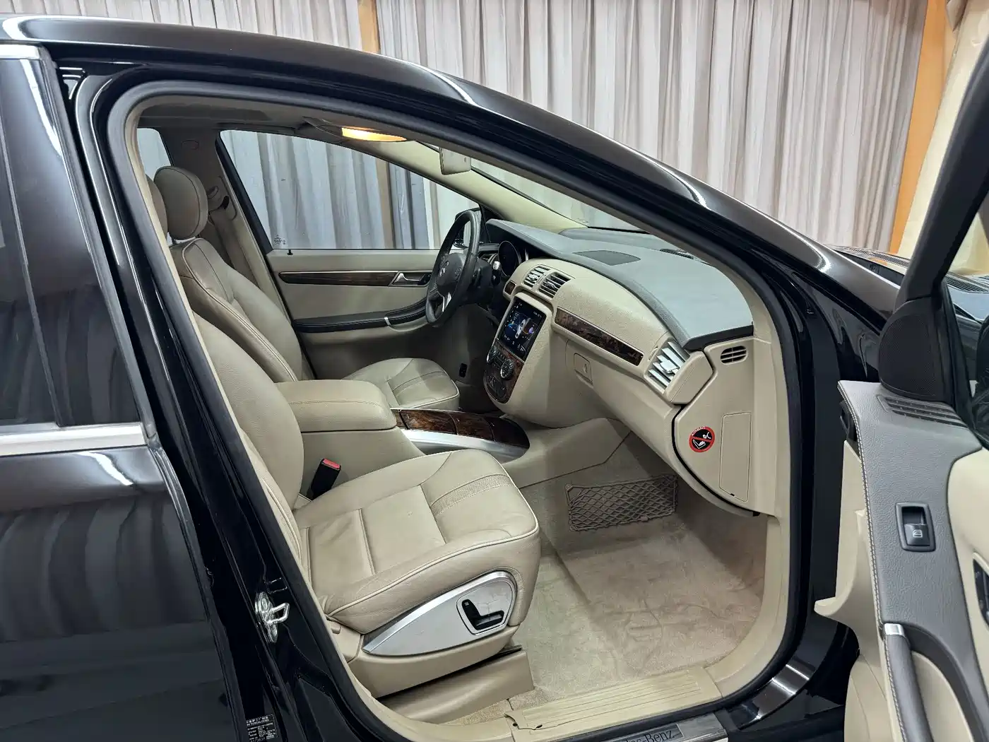 Mercedes-Benz R-Class 2011 R 350 L 4MATIC фото 21