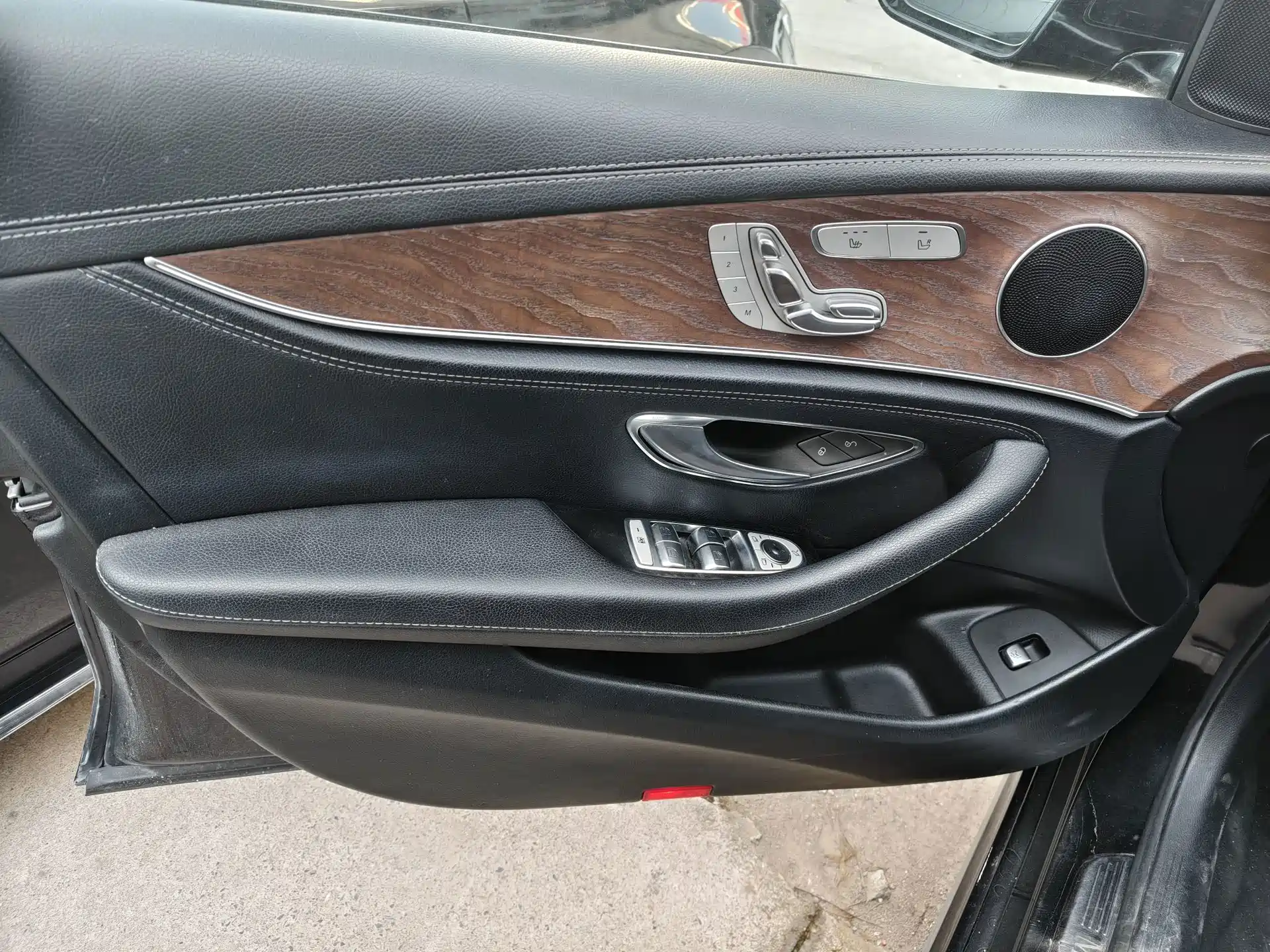 Фото 24 - Mercedes-Benz E-Class