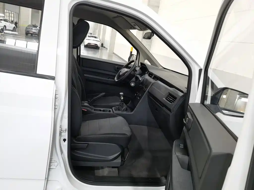Wuling Motors Wuling Hongguang PLUS 2023 2019 1.5T Manual Standard 5-Seater