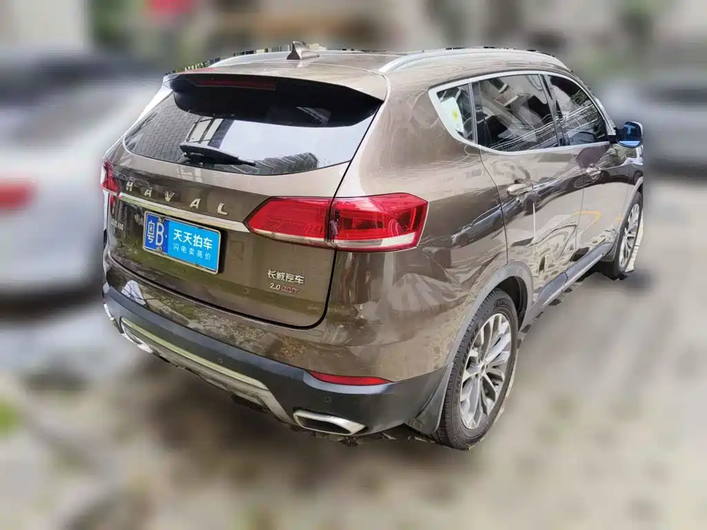Photo 2 - Haval H6