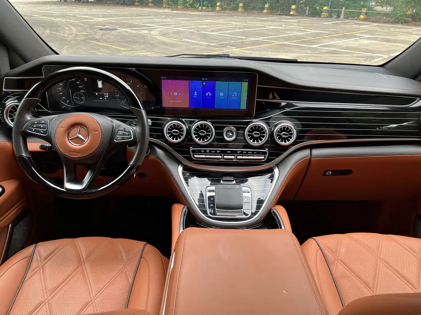 Mercedes-Benz Vito 2023 2.0T Business 7-Seater фото 5
