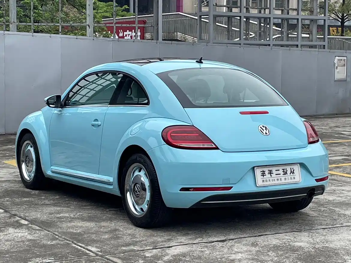 Volkswagen Beetle 2018 180TSI Trend Joy Edition фото 12