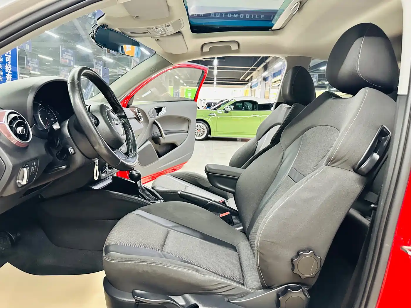 Audi A1 2012 1.4 TFSI Ego фото 21