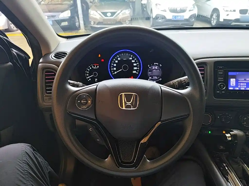 Photo 11 - Honda Vezel