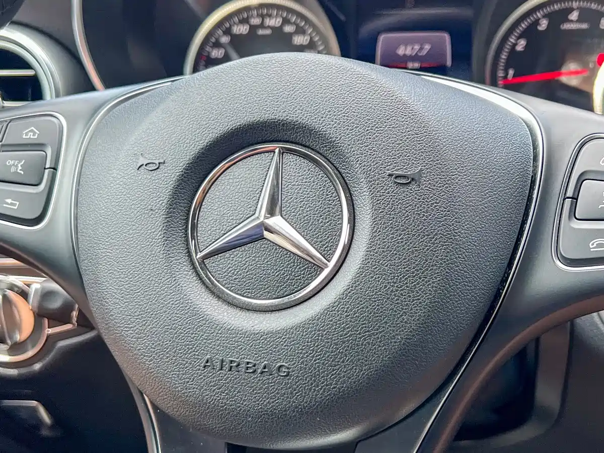 Mercedes-Benz GLC Coupe 2019 GLC 200 4MATIC Coupe SUV фото 9