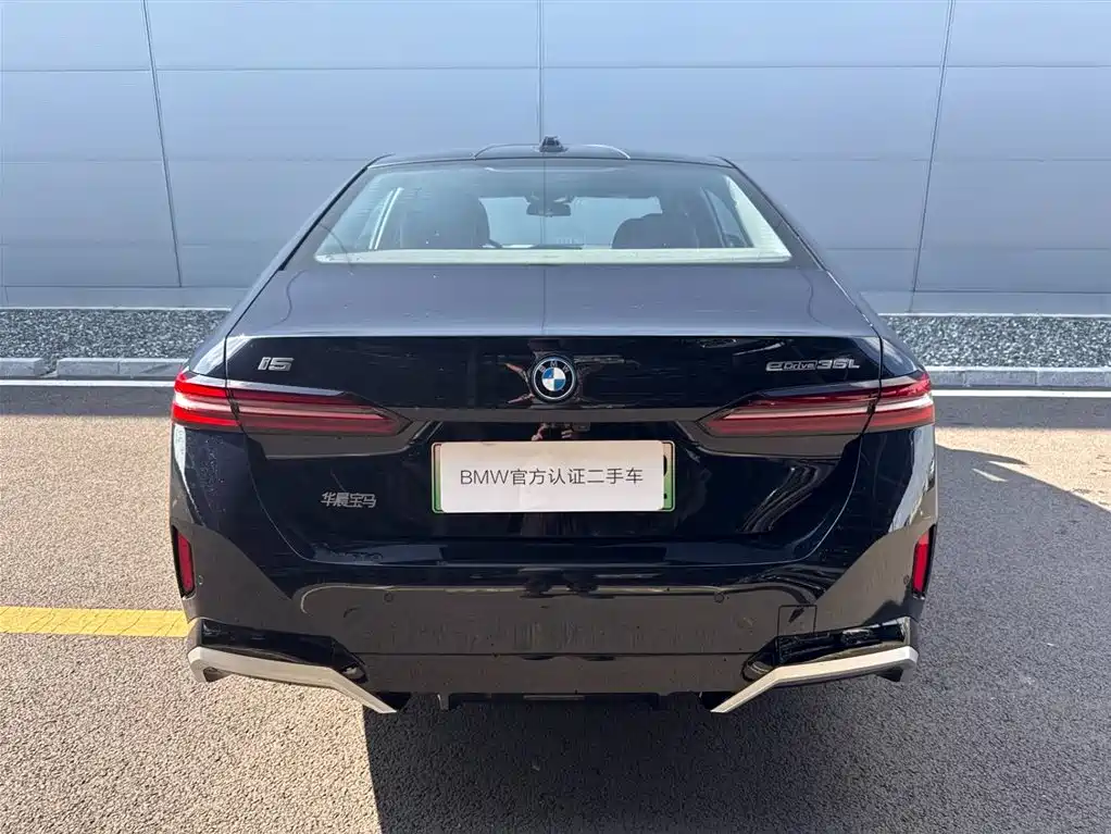 BMW I5
