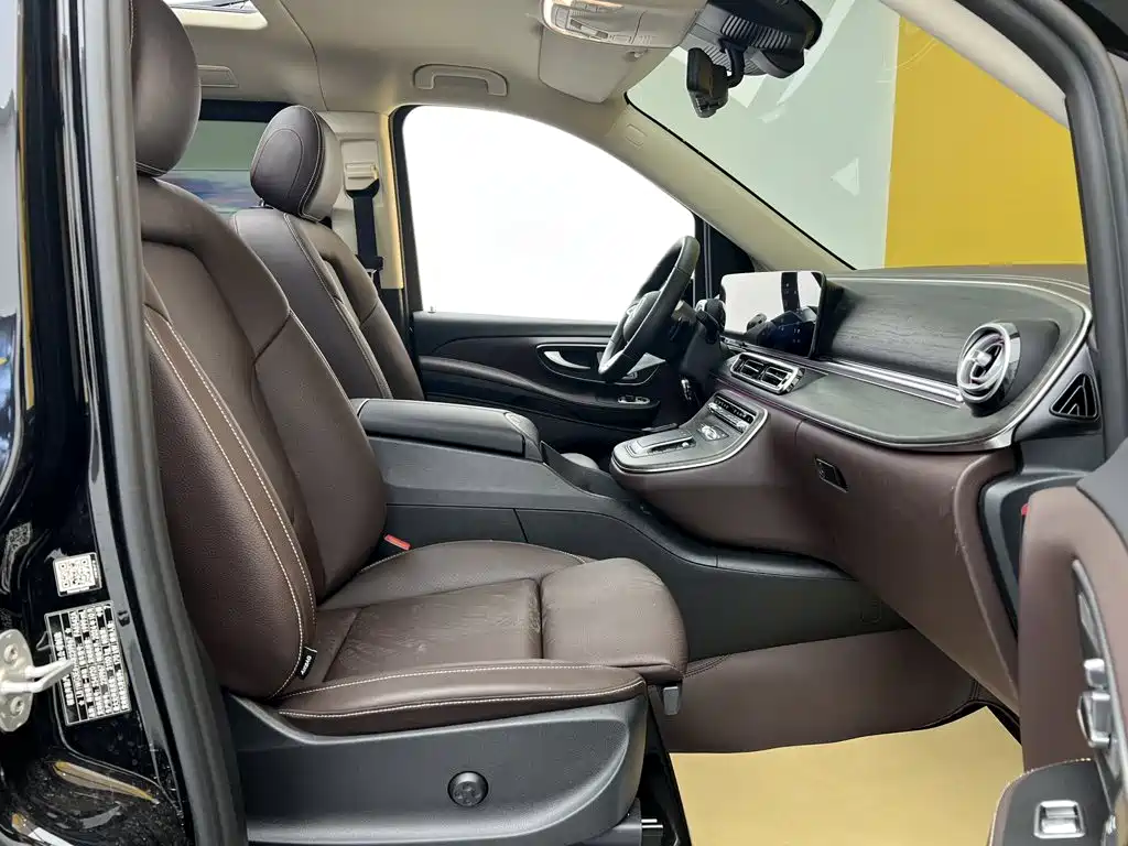 Mercedes-Benz V-Class 2025 2024 V 300 L Long Wheelbase Premium