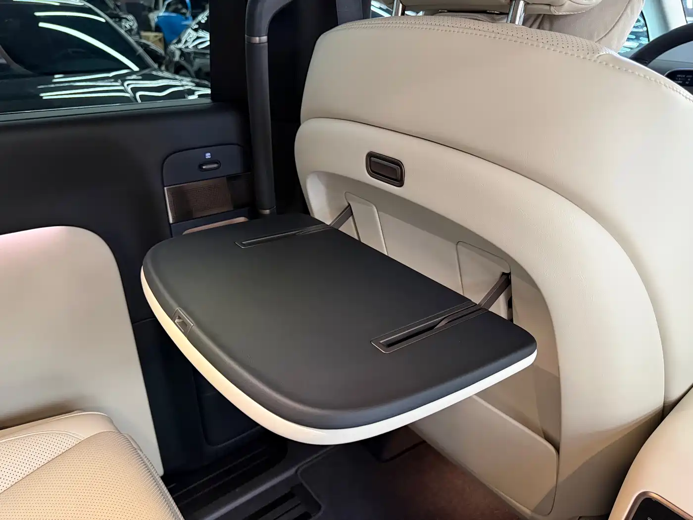 Li Auto MEGA 2025 2025 Model Home Family Special Edition