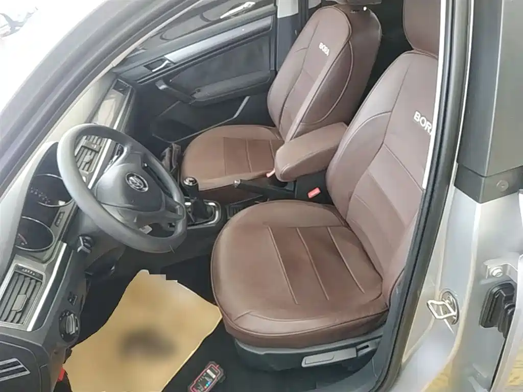 Volkswagen Bora 2016 Model 1.6L Manual Fashion фото 15