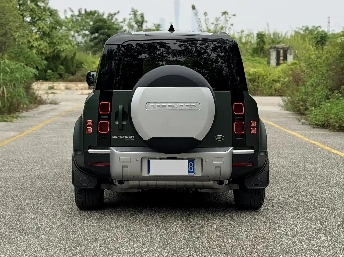 Land Rover Defender 2020 Model 110 P400 HSE фото 9