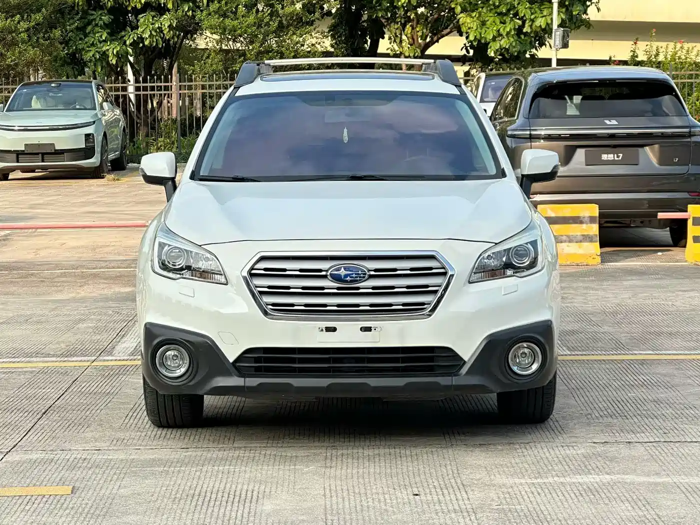 Subaru Outback 2015 2.5i Luxury Navigation Edition фото 2