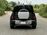 Photo 9 - Land Rover Defender