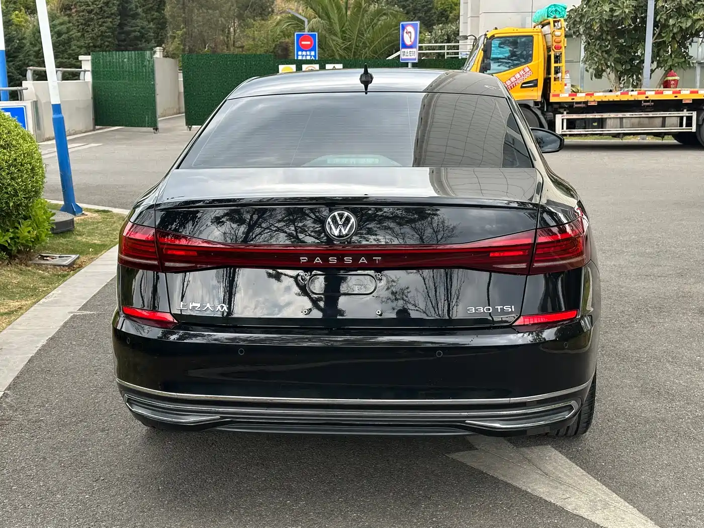 Volkswagen Passat 2023 330TSI Starlight Elite Edition фото 5