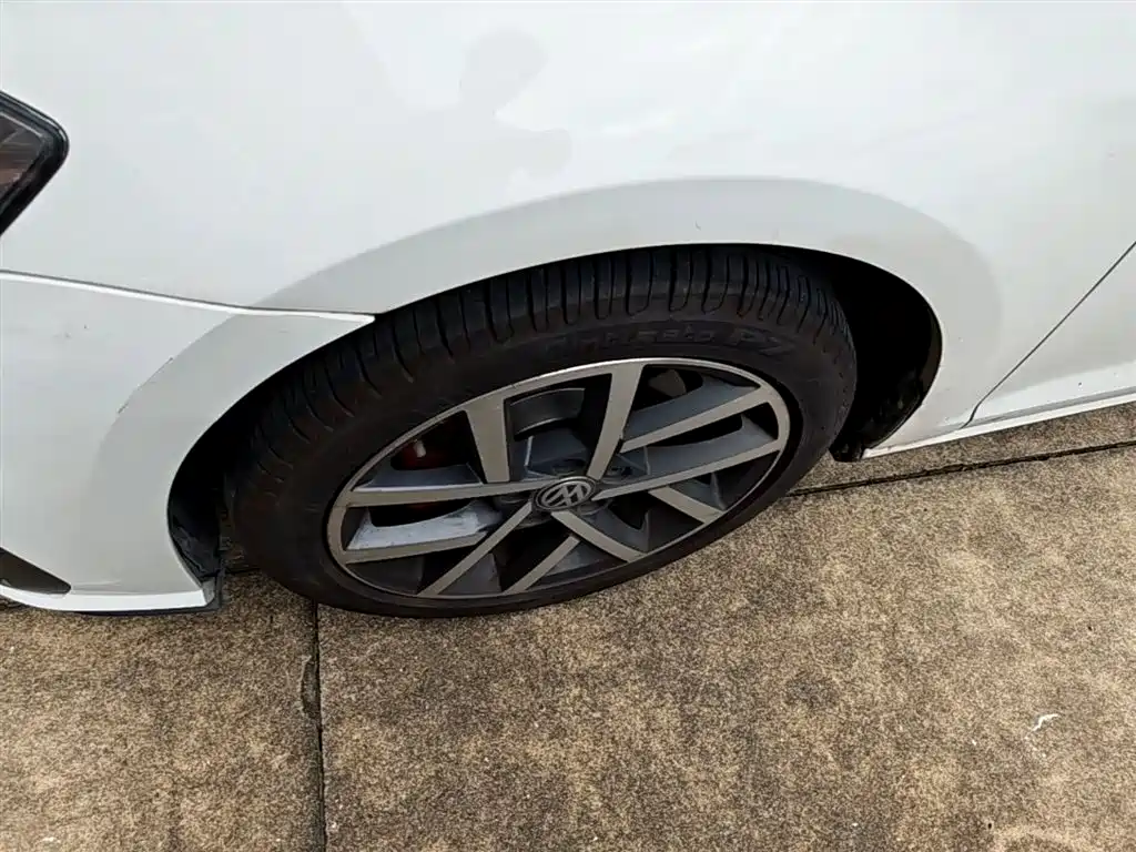 Volkswagen Golf 2018 230TSI Automatic Luxury фото 23
