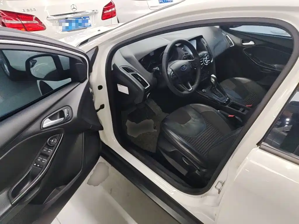 Ford Focus 2016 2017 Hatchback 1.6L Auto Fashion Smart Edition