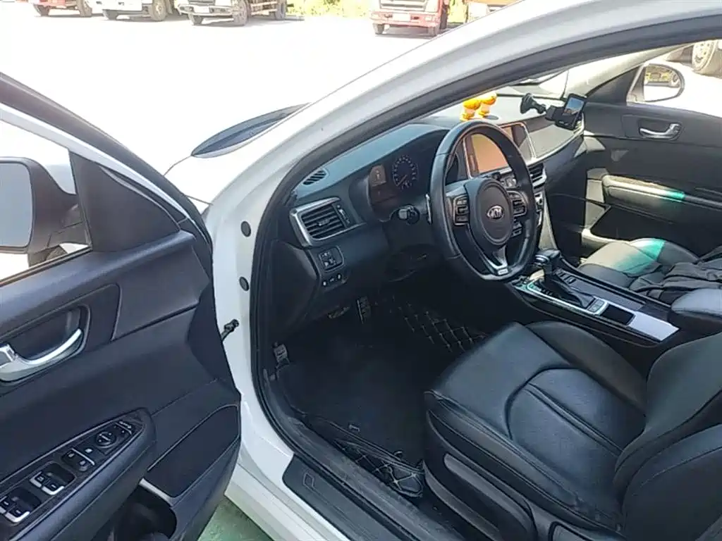 Kia K5 2016 1.6T Automatic LUX фото 16