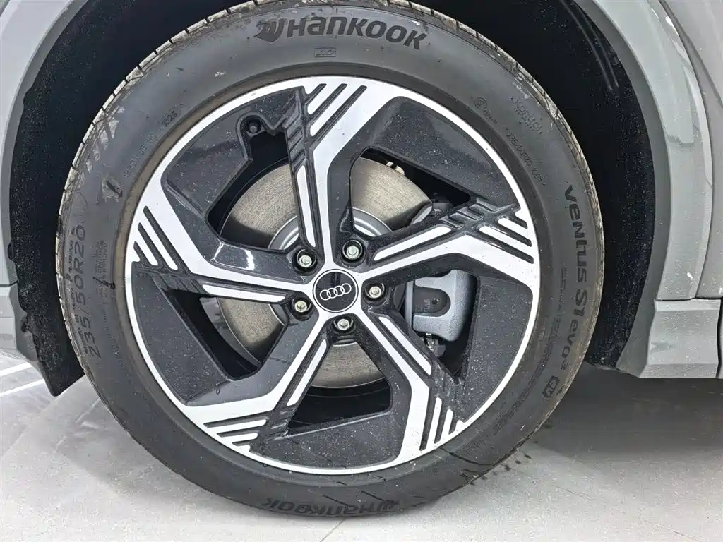 Audi Q4 e-tron 2026 2024 40 e-tron Creation Edition