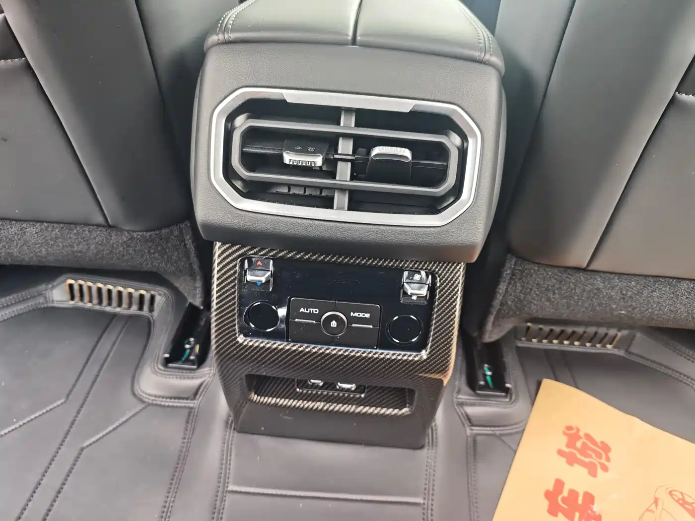 Tank 400 New Energy 2024 Hi4-T Off-Road Edition фото 10