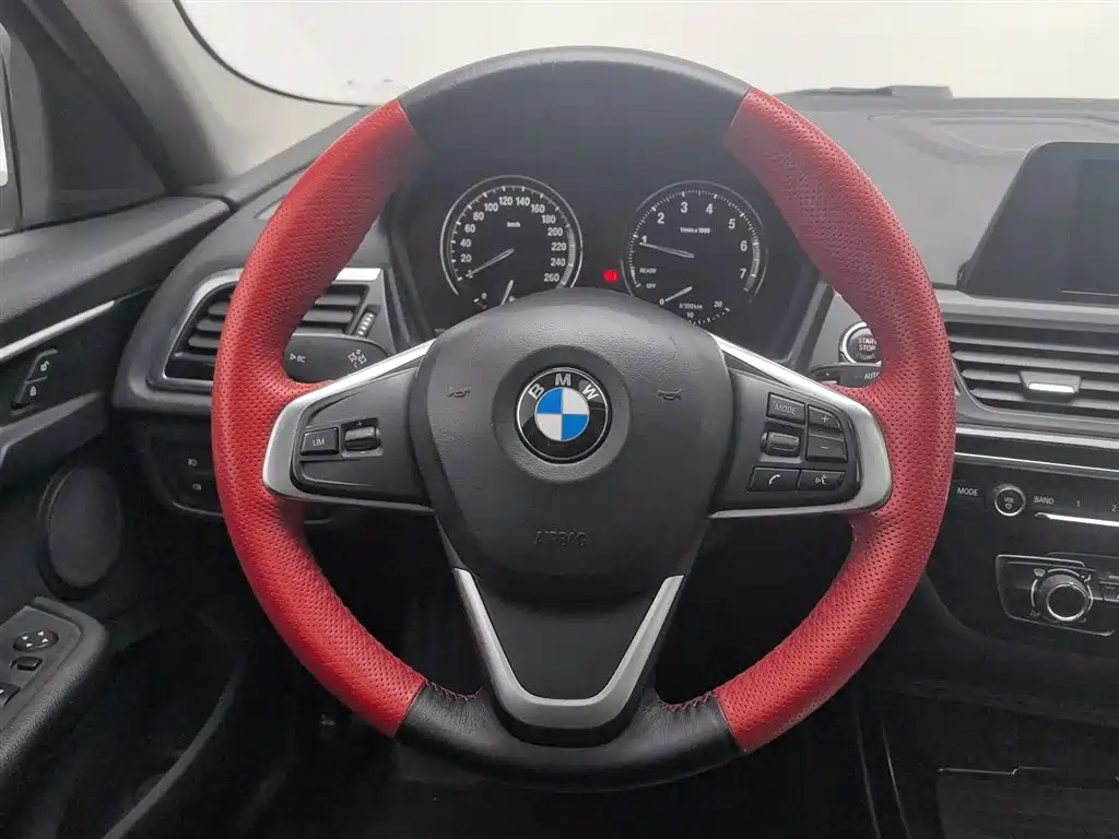 BMW 1 Series 2017 118i Sport фото 11