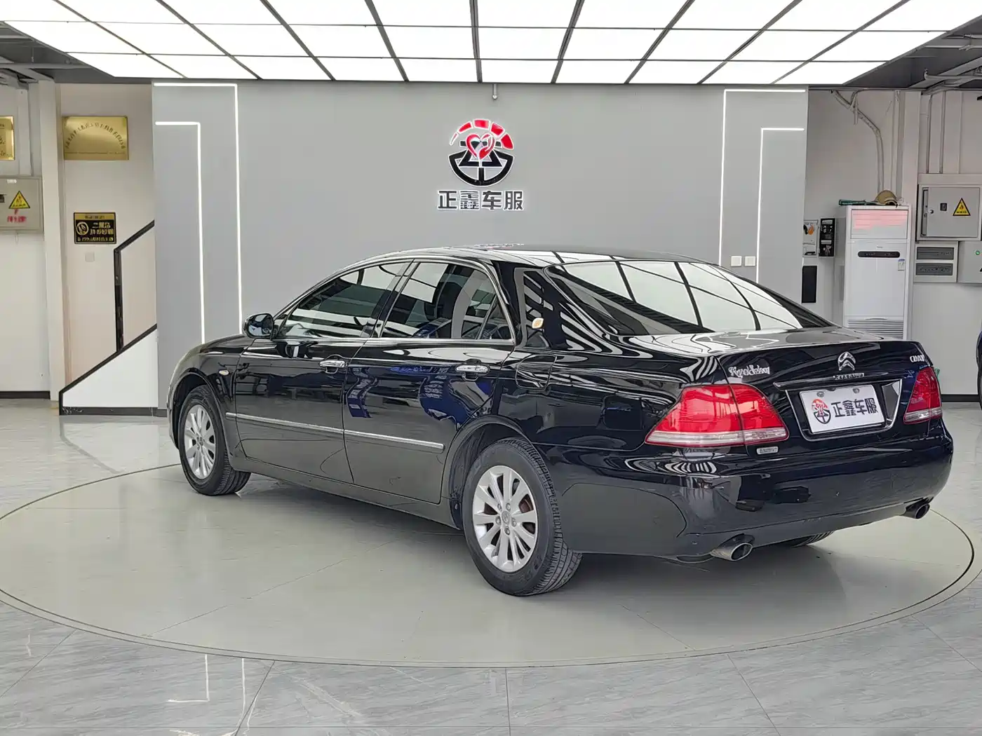 Toyota Crown 2005 Model 3.0L Royal фото 12