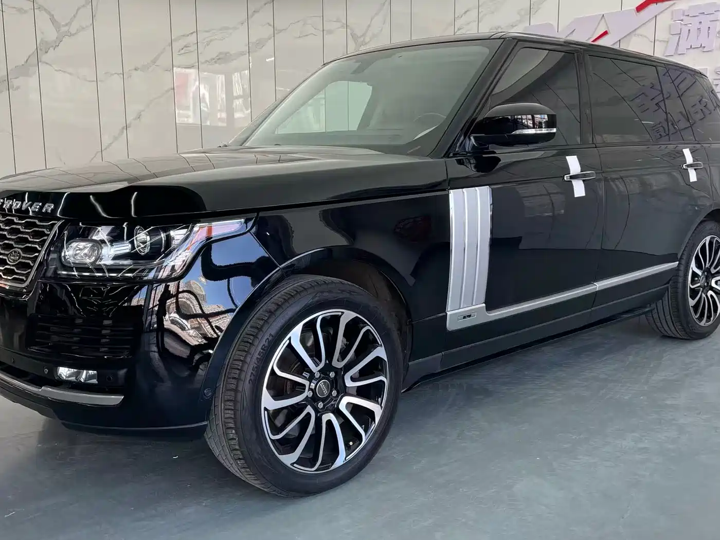 Land Rover Range Rover 2015 5.0 SC V8 AB Prestigious Genesis Extended Edition фото 2
