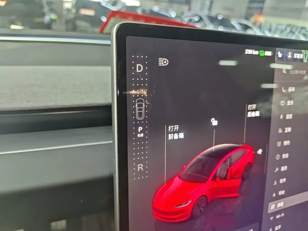 Фото 14 - Tesla Model 3