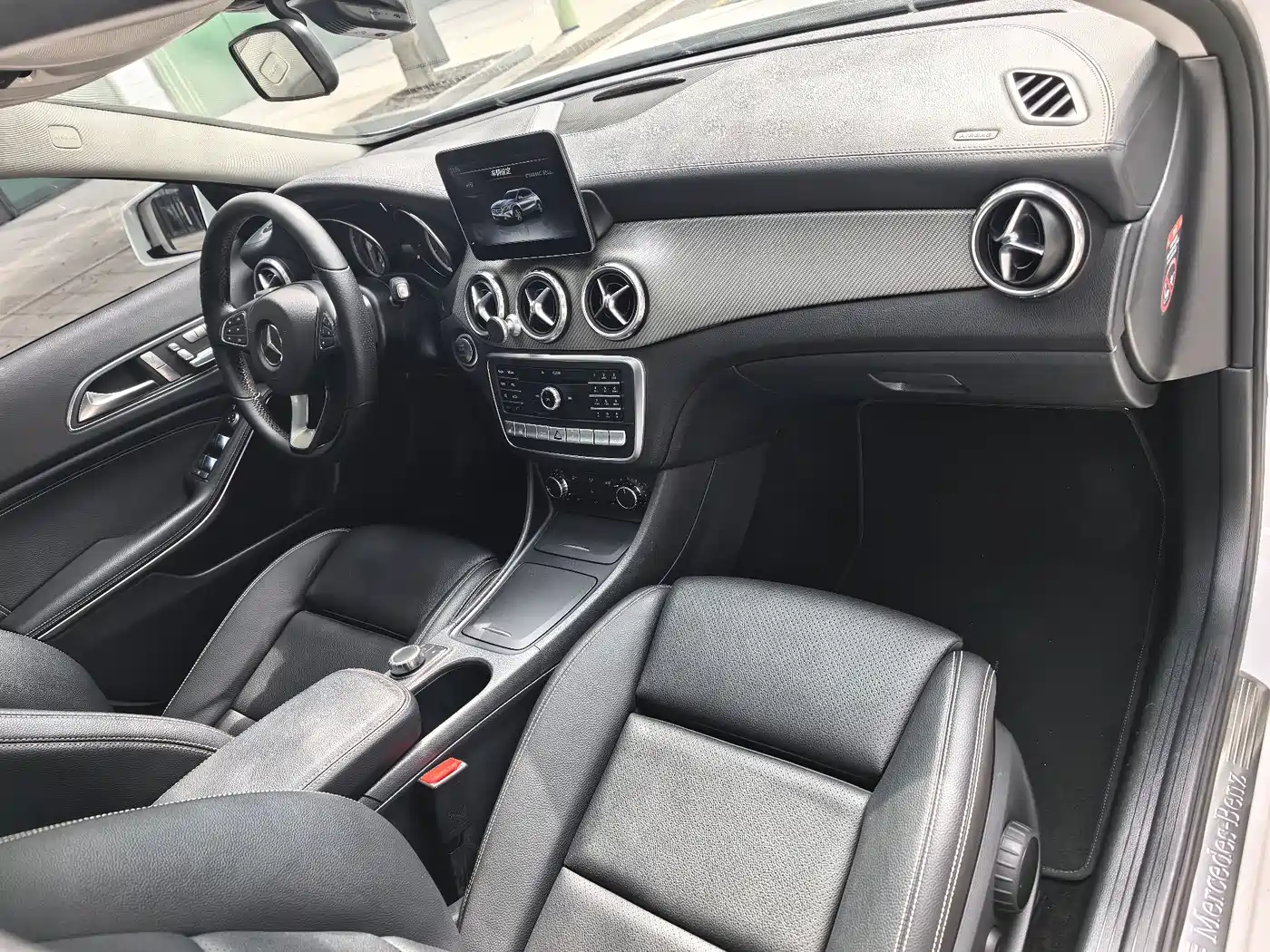 Mercedes-Benz GLA 2016 GLA 220 4MATIC Fashion фото 10